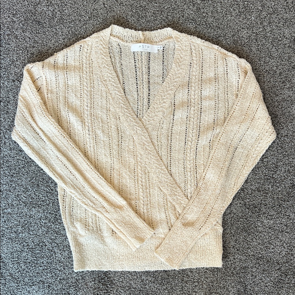 ASTR Women's Beige V-Neck Sweater